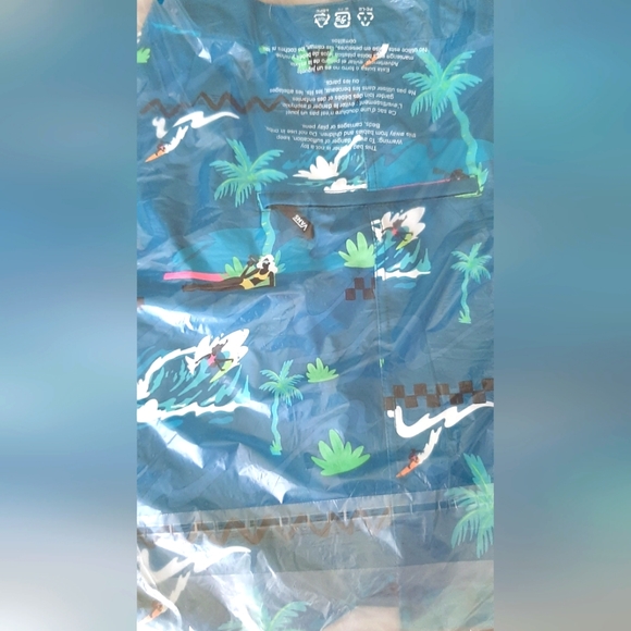 Vans VTCS 2022 Board Shorts *NWT* - Picture 9 of 9